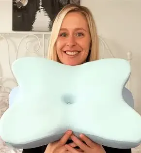 Derila Ergo Pillow customer — Dayana K.